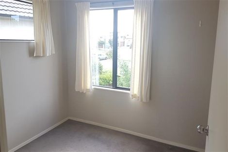 Photo of property in 37 Spalding Rise, Golflands, Auckland, 2013