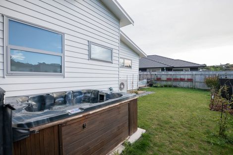 Photo of property in 19 Breakwater Way, Whitby, Porirua, 5024