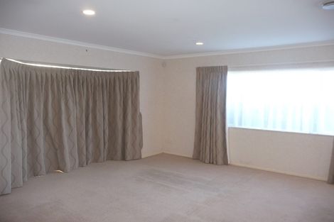 Photo of property in 4 Ballyroney Place, East Tamaki, Auckland, 2013