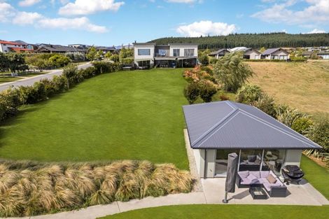 Photo of property in 28 Minaret Ridge, Wanaka, 9305