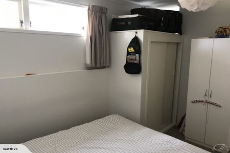 Photo of property in 11 Taipari Road, Te Atatu Peninsula, Auckland, 0610