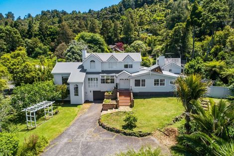 Photo of property in 207 Woodlands Park Road, Titirangi, Auckland, 0604
