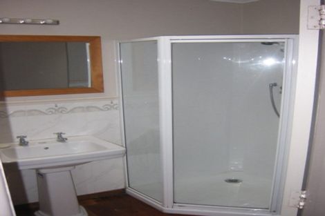 Photo of property in 1615 Great North Road, Waterview, Auckland, 1026