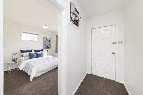 Photo of property in 8 Norwich Place, Awapuni, Palmerston North, 4412