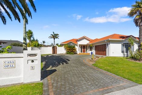Photo of property in 5 Aranui Drive, Papamoa Beach, Papamoa, 3118