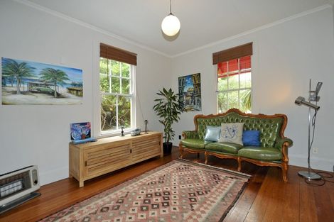 Photo of property in 13 Cave Road, Houghton Bay, Wellington, 6023