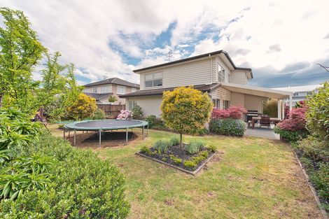 Photo of property in 16 Lake Road, Northcote, Auckland, 0627