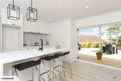 Photo of property in 14 Gala Place, Henderson, Auckland, 0612