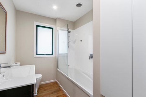 Photo of property in 204 Miromiro Road, Normandale, Lower Hutt, 5010