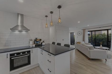 Photo of property in 63 Black Beech Crescent, Takanini, 2110