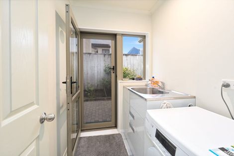 Photo of property in 1 Sandhurst Rise, Henderson, Auckland, 0612