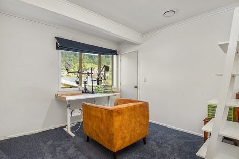 Photo of property in 8 Janet Place, Lynmore, Rotorua, 3010