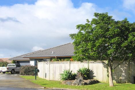 Photo of property in 27 Brompton Place, Burswood, Auckland, 2013