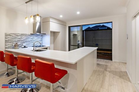 Photo of property in 6 Rere Close, Takanini, 2112