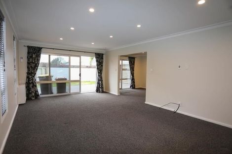 Photo of property in 1/310 Memorial Avenue, Burnside, Christchurch, 8053