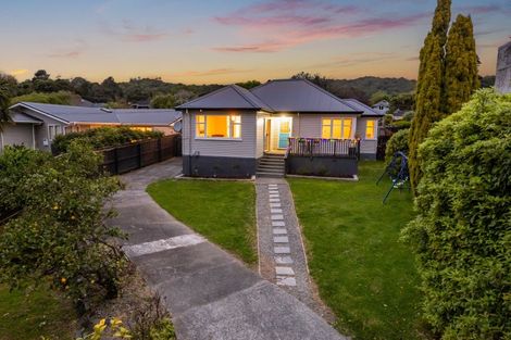 Photo of property in 14 Pempsey Street, Silverstream, Upper Hutt, 5019