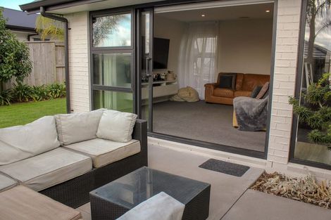 Photo of property in 18 Charlotte Drive, Omokoroa, 3114