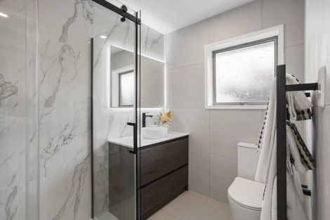 Photo of property in 2/57 Moana Avenue, One Tree Hill, Auckland, 1061