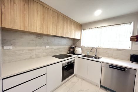 Photo of property in 1/33 Penion Drive, Flat Bush, Auckland, 2023