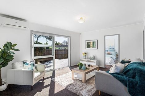 Photo of property in 1/1 Golf Road, New Lynn, Auckland, 0600