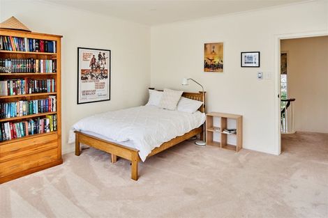 Photo of property in 25 Cheviot Road, Lowry Bay, Lower Hutt, 5013