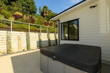 Photo of property in 48 Estuary View Road, Welcome Bay, Tauranga, 3112