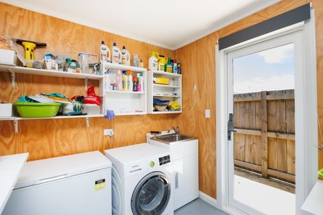 Photo of property in 83 Johnstone Drive, Fitzherbert, Palmerston North, 4410