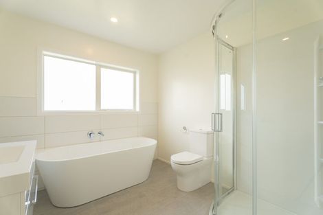 Photo of property in 7 Pine Hill Rise, Glenside, Wellington, 6037