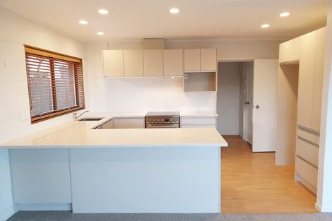 Photo of property in 1/67 Seaview Road, Castor Bay, Auckland, 0620