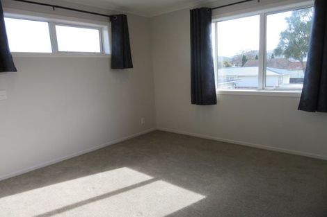 Photo of property in 1b Manderson Grove, Fairfield, Lower Hutt, 5011