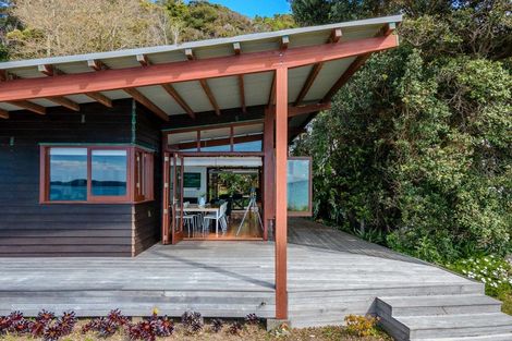 Photo of property in 135 Long Beach Road, Russell, 0202