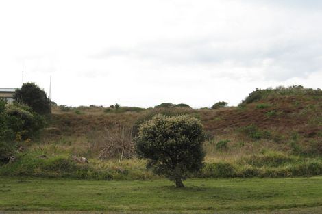 Photo of property in 136 Ocean Beach Road, Tairua, 3508