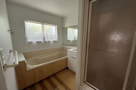 Photo of property in 117 Everglade Drive, Totara Heights, Auckland, 2105