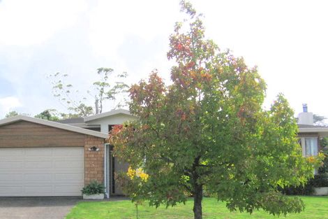 Photo of property in 33 Arirang Rise, Pinehill, Auckland, 0632