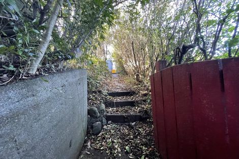 Photo of property in 9 Robert Street, Newlands, Wellington, 6037