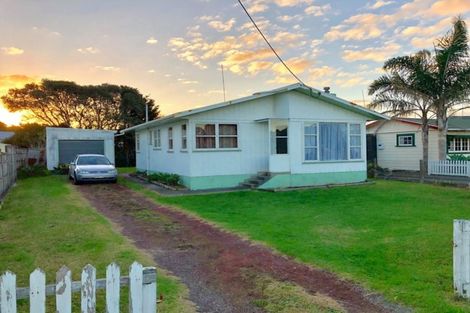Photo of property in 1993 Ngunguru Road, Ngunguru, Whangarei, 0173