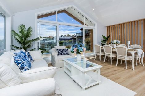 Photo of property in 7b Garadice Road, Rothesay Bay, Auckland, 0630