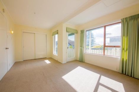 Photo of property in 106a Stanley Point Road, Stanley Point, Auckland, 0624