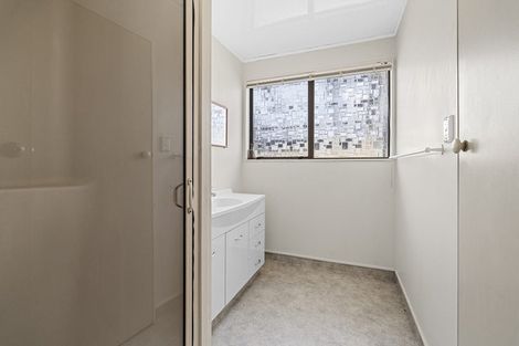 Photo of property in 17 Thames Street, Welbourn, New Plymouth, 4310