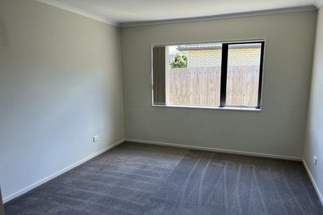 Photo of property in 63 Tiriwa Drive, Massey, Auckland, 0614