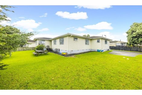Photo of property in 2 Hobman Place, Manurewa, Auckland, 2102
