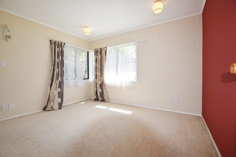 Photo of property in 3 Chardon Place, Henderson, Auckland, 0612