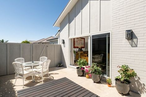 Photo of property in 35 Cassinia Close, Papamoa Beach, Papamoa, 3118