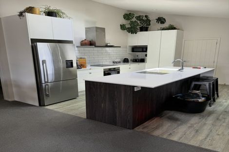 Photo of property in 427 Carrington Street, Upper Vogeltown, New Plymouth, 4310