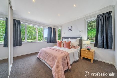 Photo of property in 77 Maungaraki Road, Korokoro, Lower Hutt, 5012
