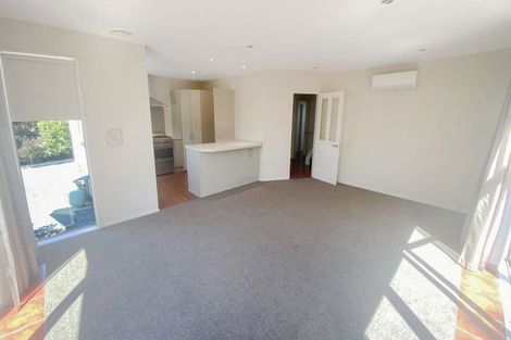 Photo of property in 84 Bowhill Road, New Brighton, Christchurch, 8083