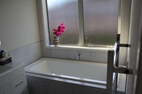 Photo of property in 14 Ryder Drive, Waiwhakaiho, New Plymouth, 4312