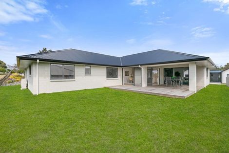 Photo of property in 2 Evan Tasman Lane, Waiuku, 2123
