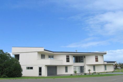 Photo of property in 33 Sirrah Street, Okitu, Gisborne, 4010