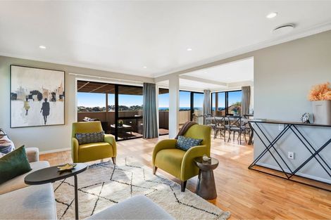 Photo of property in 24 Halldene Terrace, Red Beach, 0932